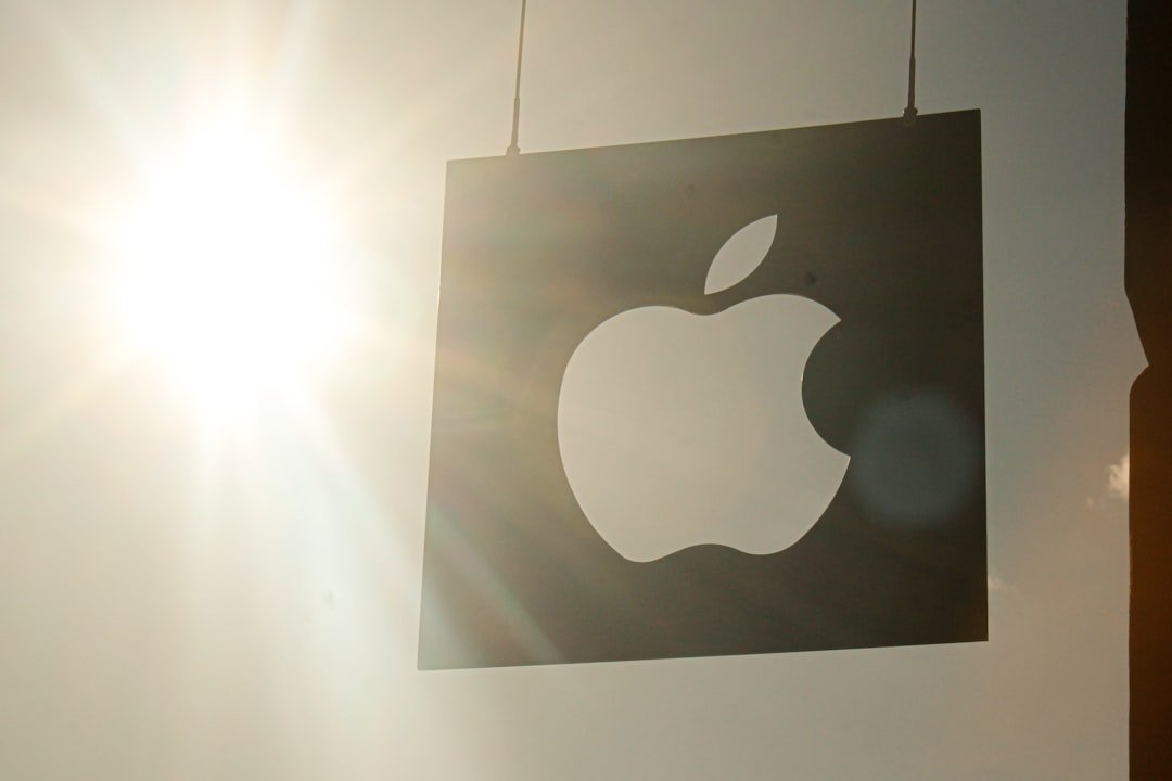 Apple AI Lawsuit Settlement: iPhone users receiving payment, illustrating the financial impact of the legal resolution.